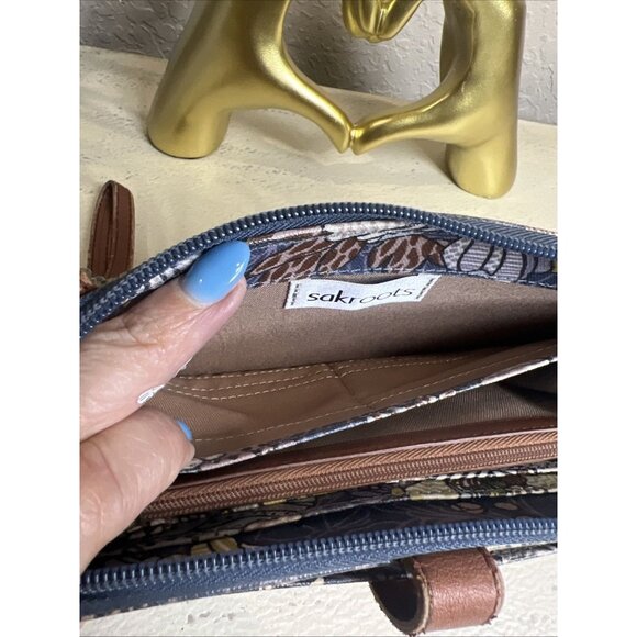 Sakroots Large Smartphone Wristlet Shadow Flower Power Wallet - Picture 8 of 15